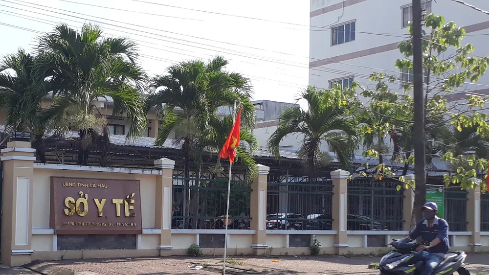 Phó Giám đốc Sở Y tế tỉnh Cà Mau Trần Quang Khóa bị kỷ luật cảnh cáo