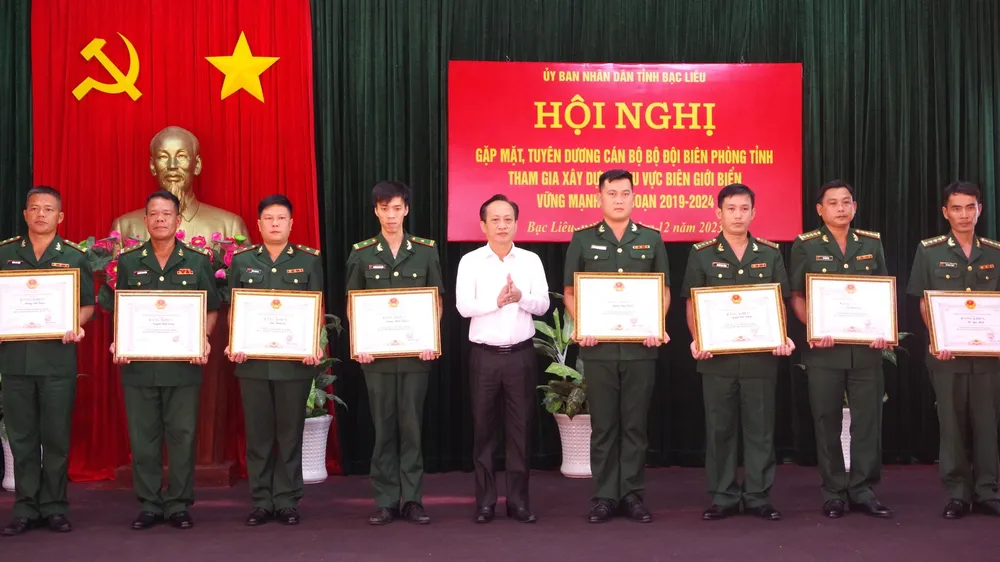Bạc Liêu: Tuyên dương 25 cán bộ Bộ đội Biên phòng tham gia xây dựng khu vực biên giới biển 