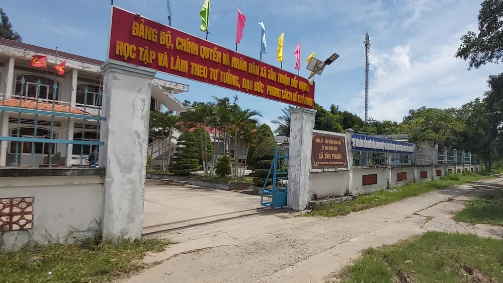 Cà Mau: Cách chức Phó Chánh Văn phòng HĐND-UBND huyện Đầm Dơi