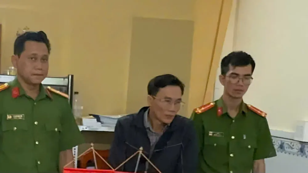 Cà Mau: Bắt Phó trưởng Phòng Tài nguyên - Môi trường huyện Đầm Dơi