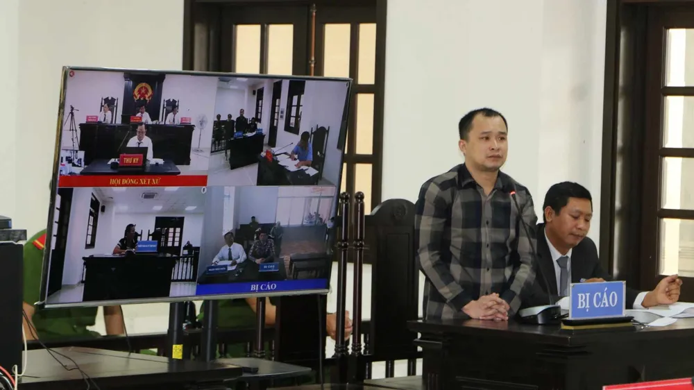Bán người sang Campuchia làm việc, 2 bị cáo lãnh 26 năm tù