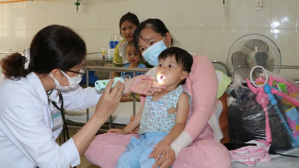 ĐBSCL: Số ca bệnh sốt xuất huyết và tay chân miệng tăng mạnh, ghi nhận 1 ca tử vong