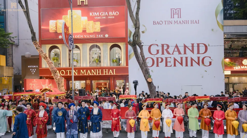 Bảo Tín Mạnh Hải trong Lễ khai trương Cửa hàng 18 Ngô Quyền, phường Cửa Nam, Tp Hà Nội và Kỷ niệm 33 năm thành lập
