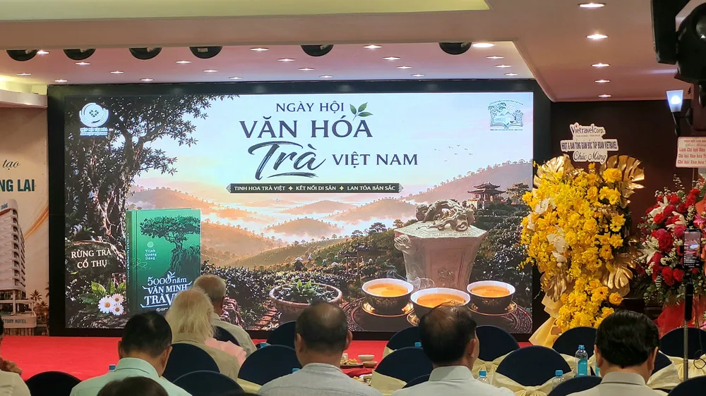 Quang cảnh lễ ra mắt Ngày hội “Bảo tồn và Phát triển Văn hóa Trà Việt” tại TP Hồ Chí Minh