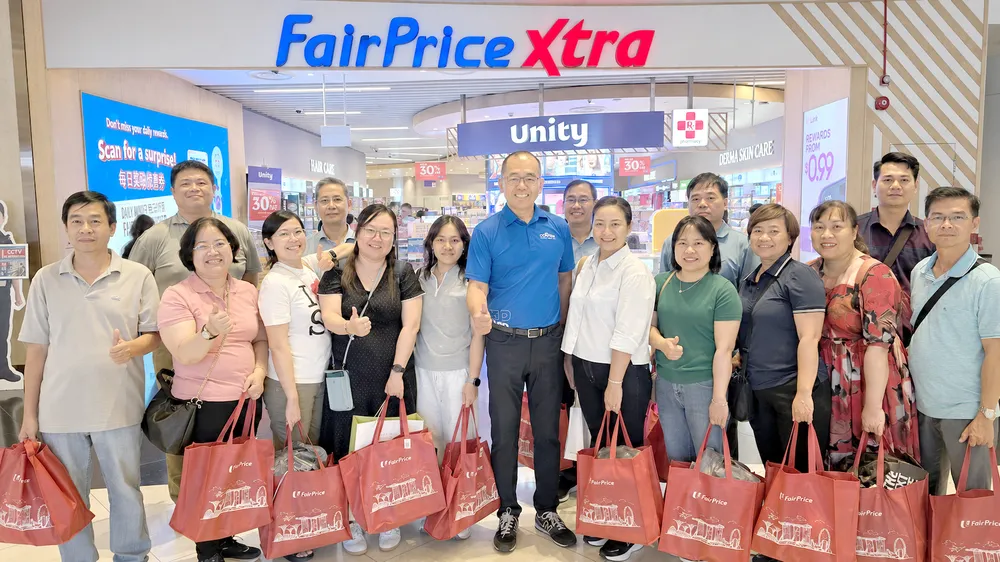 Đoàn công tác của Co.opXtra tìm hiểu mô hình bán lẻ tại Singapore (ẢNH: HỒNG ANH)