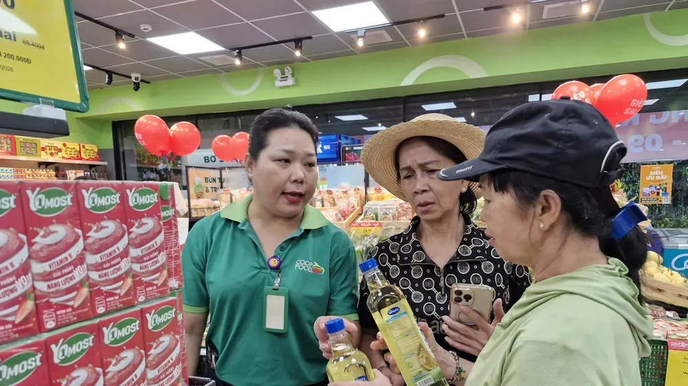 Co.op Food mở rộng mạng lưới tại TPHCM phục vụ nhu cầu mua sắm ở các khu dân cư (HỒNG CHÂU)
