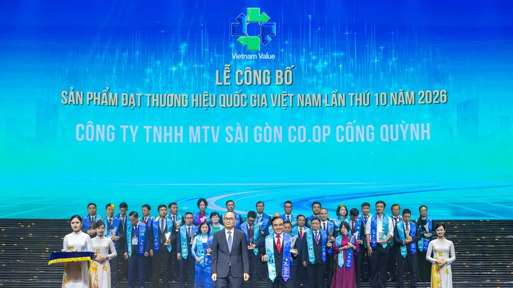 Ông Nguyễn Ngọc Thắng, Phó Tổng Giám đốc Saigon Co.op nhận giải thưởng Thương hiệu quốc gia Việt Nam năm 2026 (ẢNH: ÁI VÂN)