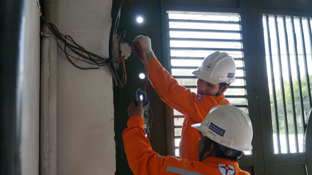 Người dân cần xác định vị trí CB tổng, các ổ cắm điện, thiết bị điện khi lắp đặt để hạn chế rủi ro (ẢNH: VIỆT HOA)