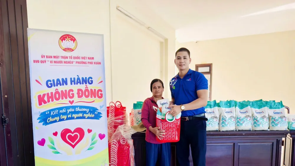 Co.opmart Huế tổ chức gian hàng 0 đồng (THUỲ DƯƠNG)