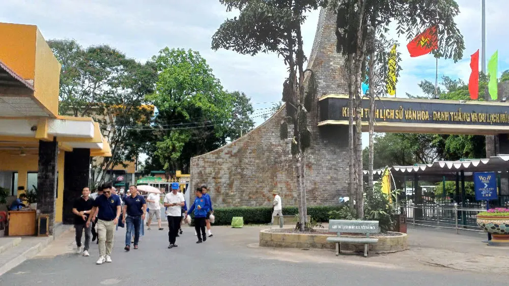 Khu du lịch quốc gia núi Bà Đen (tỉnh Tây Ninh) đã sử dụng tích hợp mã QR