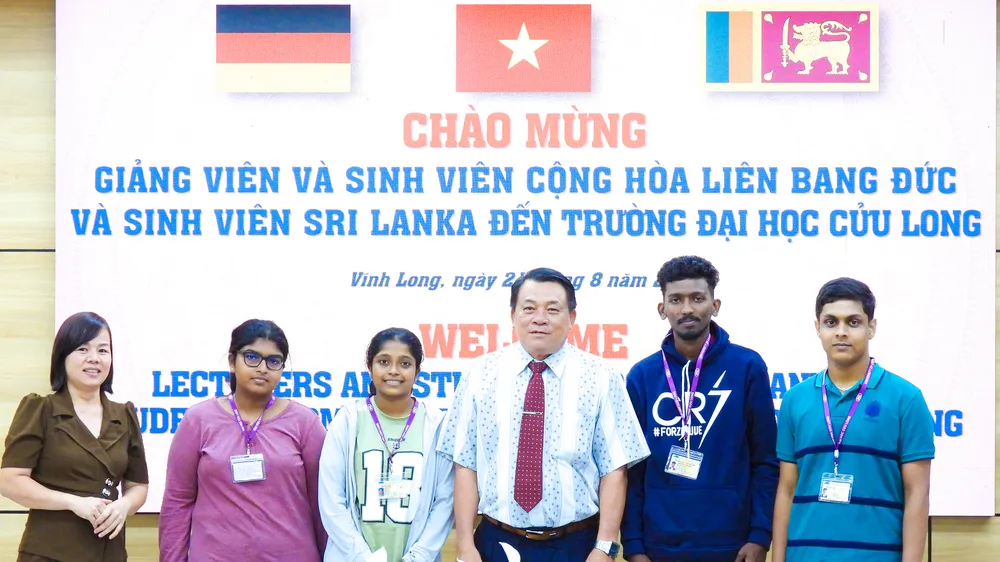 Trường Đại học Cửu Long tiếp nhận giảng viên và sinh viên các nước đến giảng dạy và học tập