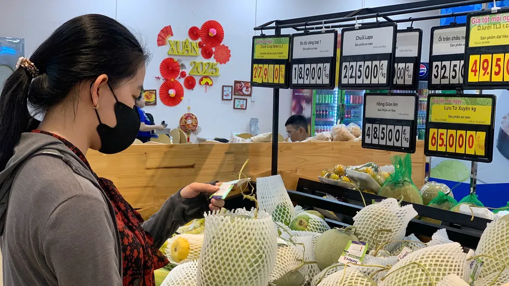 Nhiều nhóm sản phẩm giảm giá mạnh tại các điểm bán của Saigon Co.op