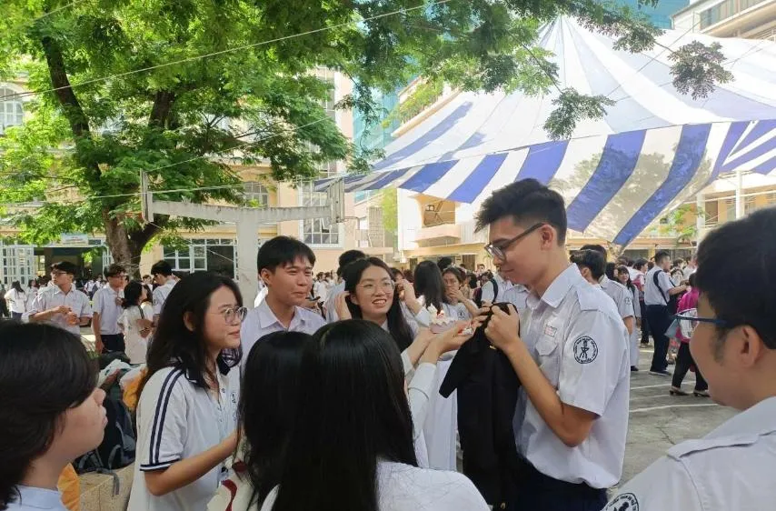 Học sinh lớp 12, Trường THPT chuyên Trần Đại Nghĩa (phường An Khánh, TPHCM)