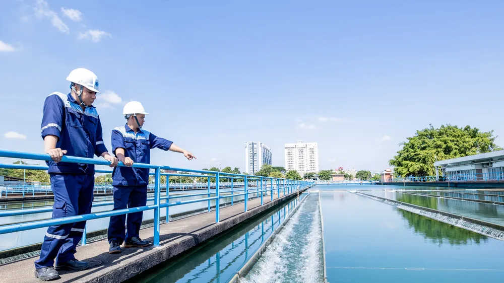 Giám sát nguồn nước tại Nhà máy nước Thủ Đức (ẢNH: ĐINH BÍCH)