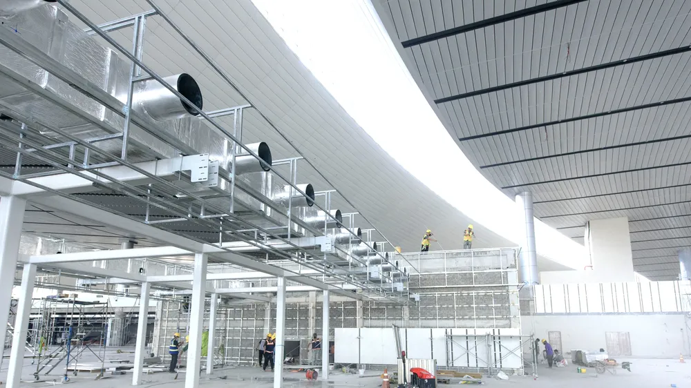 Nhiều khu vực trong nhà ga hành khách sân bay Long Thành đã cơ bản hoàn thành xây dựng (ẢNH: XUÂN TRUNG)