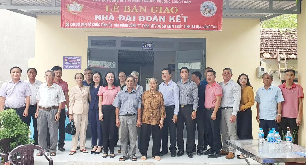 Công ty TNHH MTV XSKT Bà Rịa Vũng Tàu trao 10 căn nhà đại đoàn kết và nhà tình nghĩa