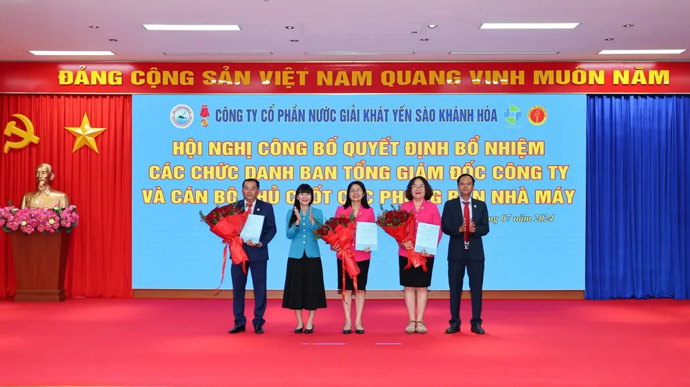 Công ty Cổ phần Nước giải khát Yến sào Khánh Hòa bổ nhiệm cán bộ quản lý