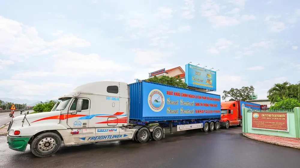 Công ty Cổ phần Nước giải khát Yến sào Khánh Hòa tiếp tục xuất khẩu thành công lô hàng Nước Yến sào Sanvinest Khánh Hòa sang thị trường Trung Quốc