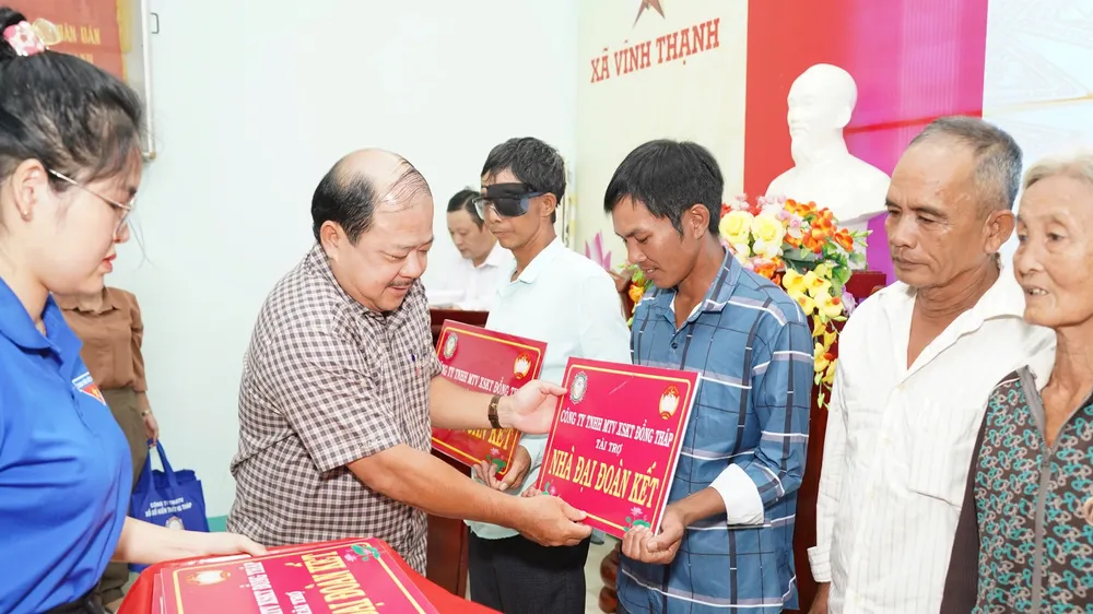 Công ty XSKT Đồng Tháp trao 20 căn nhà Đại đoàn kết tại huyện Lấp Vò, tỉnh Đồng Tháp