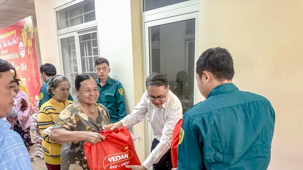 Vedan Việt Nam trao tặng hơn 2.000 phần quà nhân dịp Tết Ất Tỵ 2025