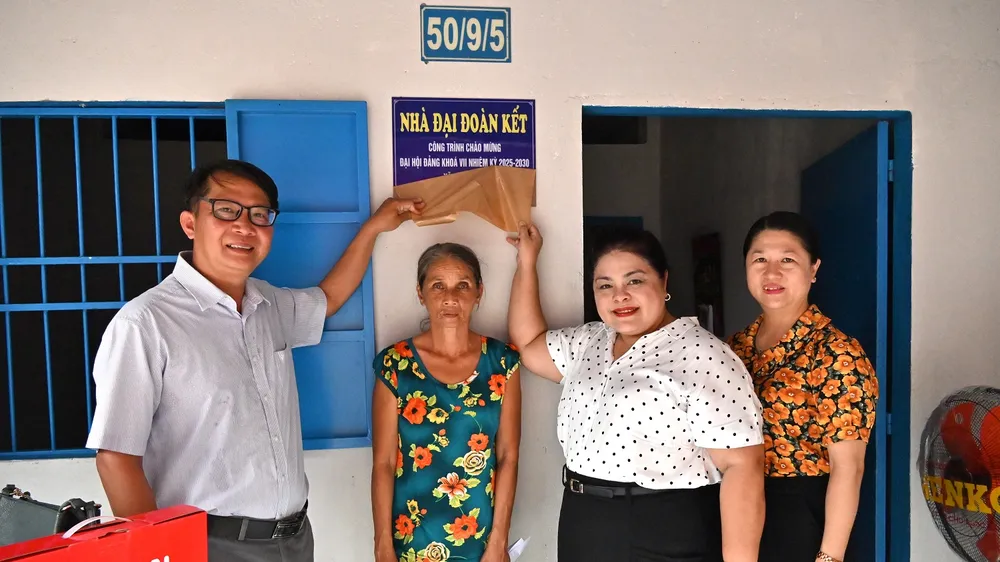 Công ty Vedan Việt Nam trao tặng nhà Đại đoàn kết