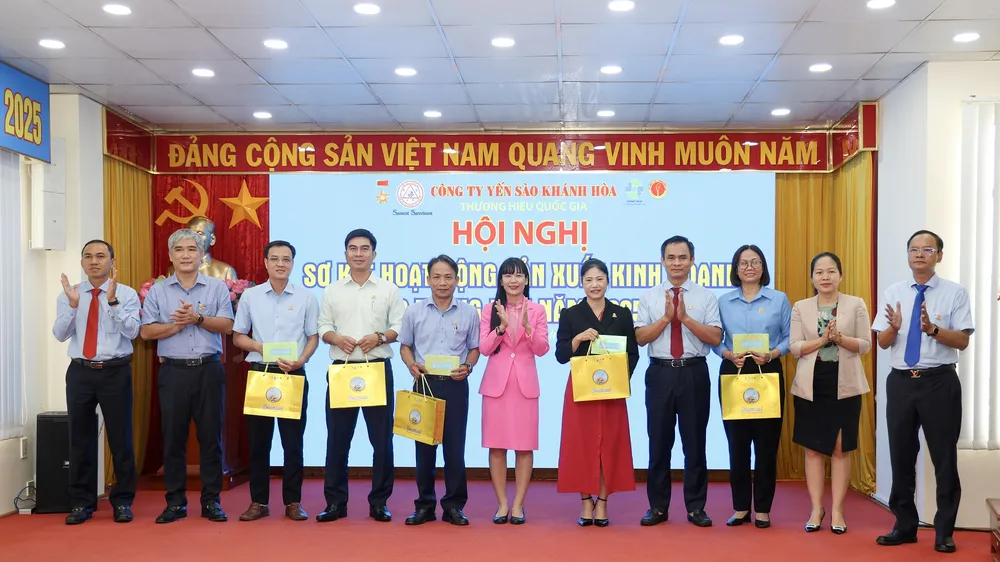 Yến sào Khánh Hòa vượt bão thị trường sớm cán cột mốc doanh thu năm 2025