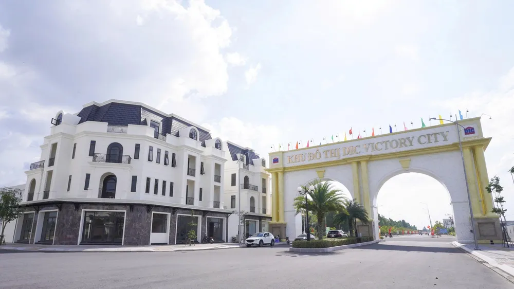 Tập đoàn DIC nhận giải thưởng top 10 thương hiệu uy tín hàng đầu ASEAN 2025