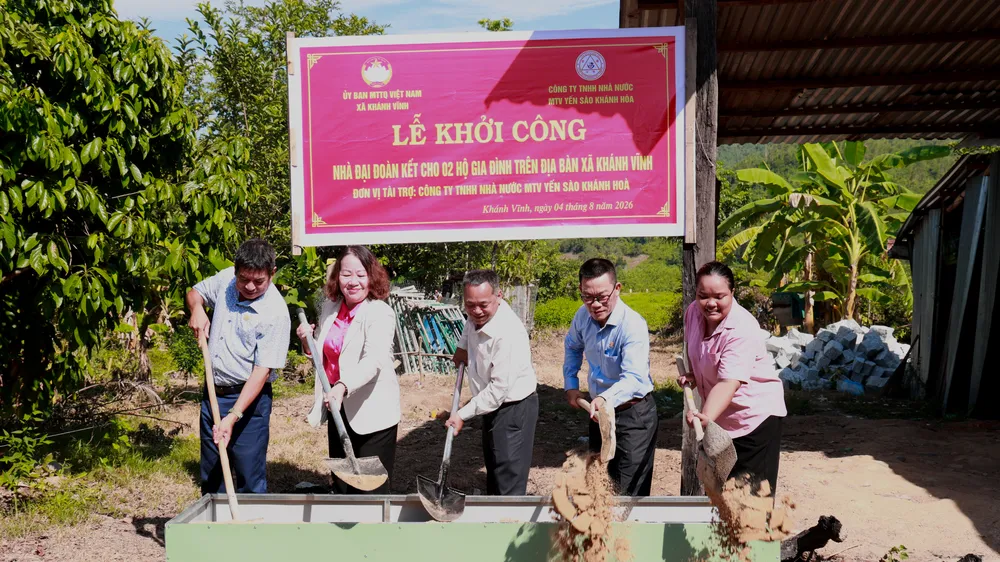 Công ty Yến Sào Khánh Hòa hỗ trợ xây dựng nhà đại đoàn kết tại xã Khánh Vĩnh