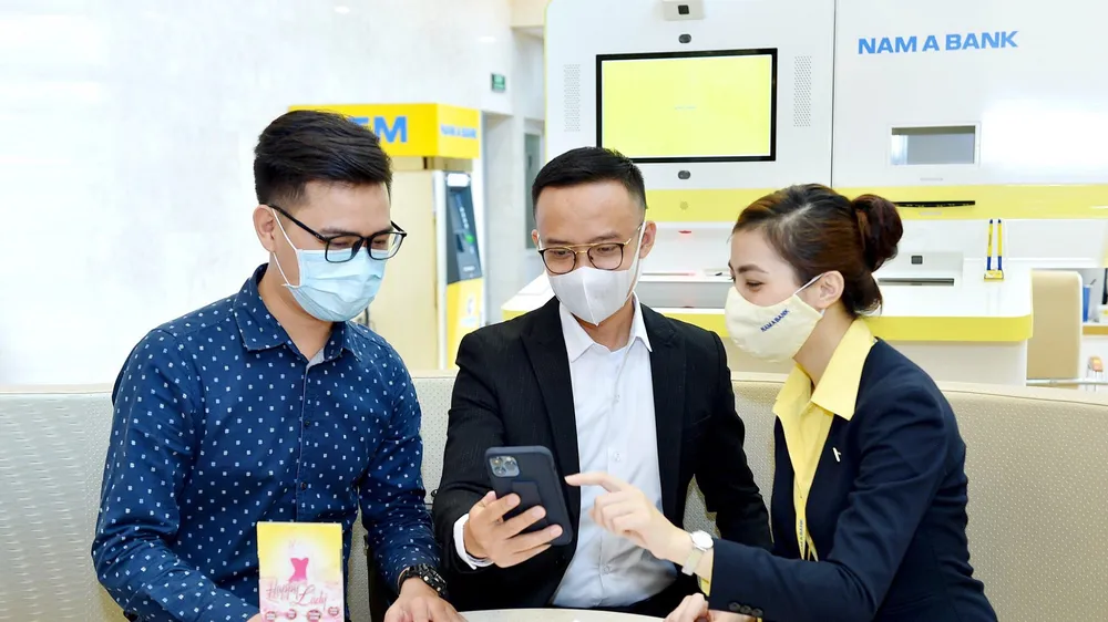 Giao dịch online là xu hướng được nhiều người tin dùng