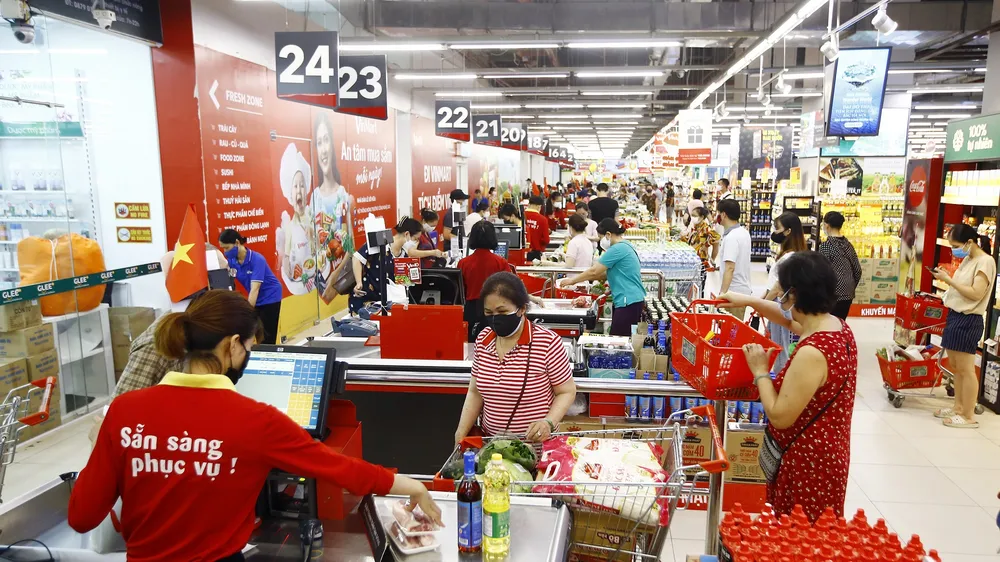 Hàng hóa đa dạng, giá cả ổn định tại các siêu thị và cửa hàng VinMart/VinMart+. Khách hàng có thể lựa chọn các mặt hàng chất lượng cao như: Thịt sạch MEATDeli, trứng Olala, nông sản sạch VinEco, các mặt hàng mì Omachi, Kokomi, nước mắm CHIN-SU, Nam Ngư..