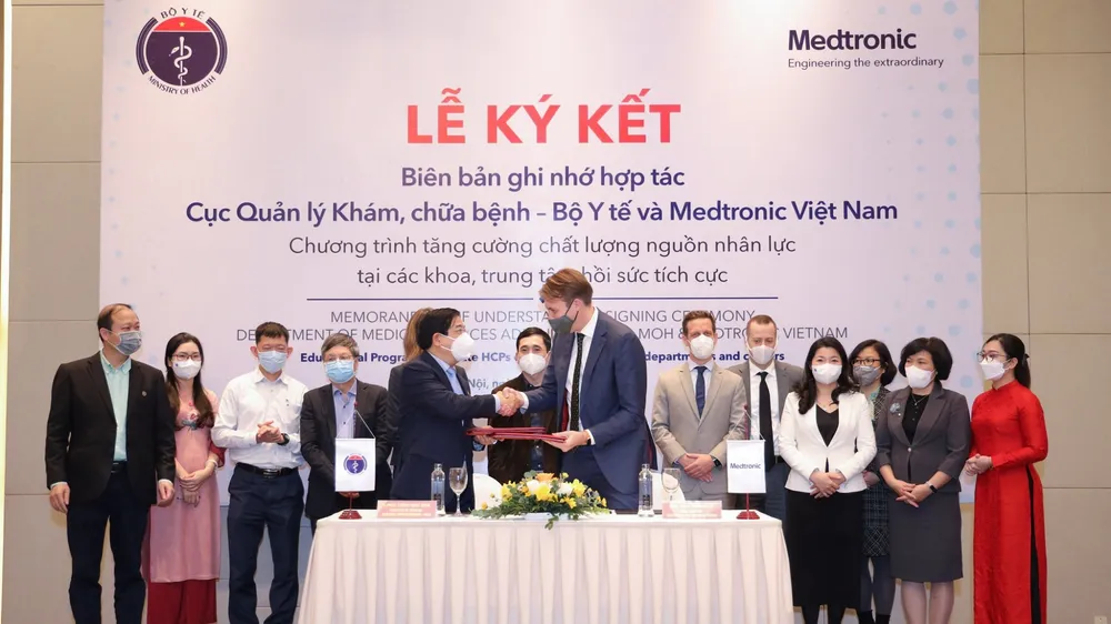 Medtronic Việt Nam và Bộ Y tế hợp tác tăng cường chất lượng nguồn nhân lực y tế chống Covid-19 