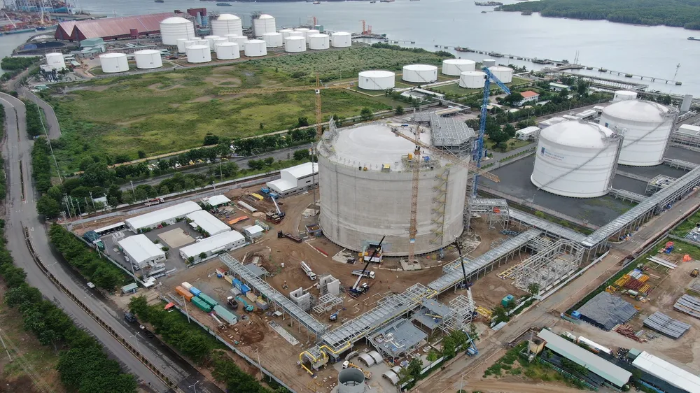 Tích cực chuẩn bị cho nhập khẩu và kinh doanh LNG (khí thiên nhiên hoá lỏng) tại Việt Nam