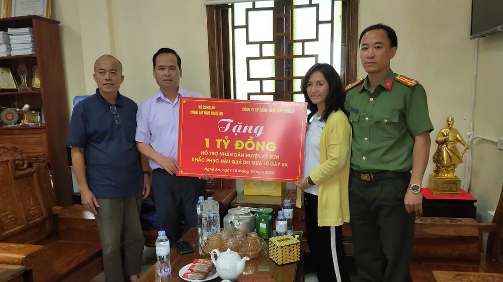 Masan đã ủng hộ 1 tỷ đồng cho UBND huyện Kỳ Sơn để cùng chính quyền địa phương và bà con nhanh chóng khắc phục thiệt hại