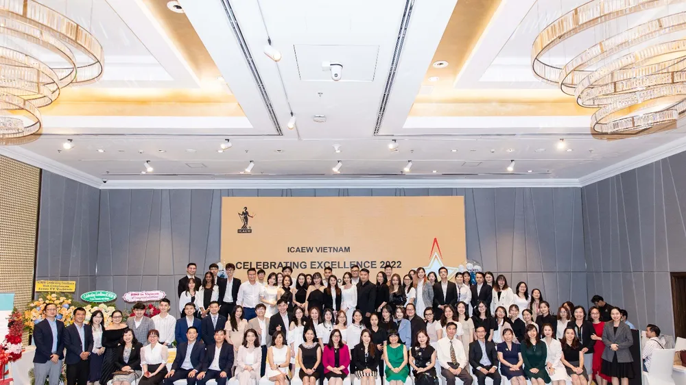 ICAEW trao bằng, chứng chỉ cho gần 200 hội viên và học viên tại Việt Nam