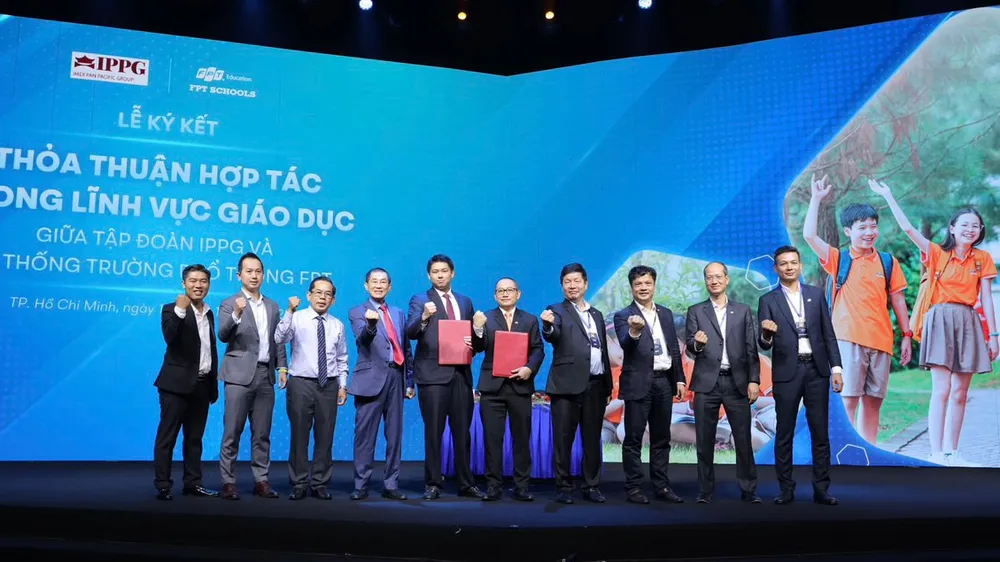 Đại diện 2 tập đoàn ký hợp tác chiến lược