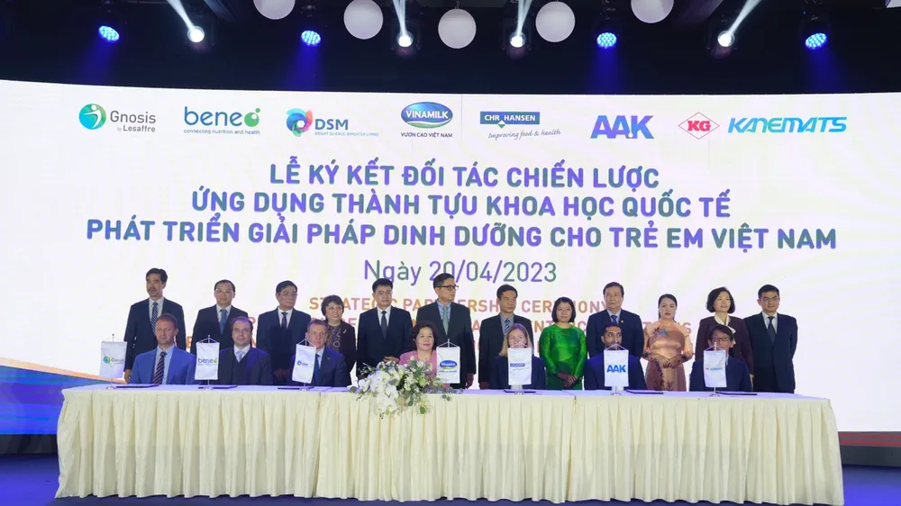 Vinamilk cùng ký kết đối tác với 6 tập đoàn dinh dưỡng hàng đầu thế giới