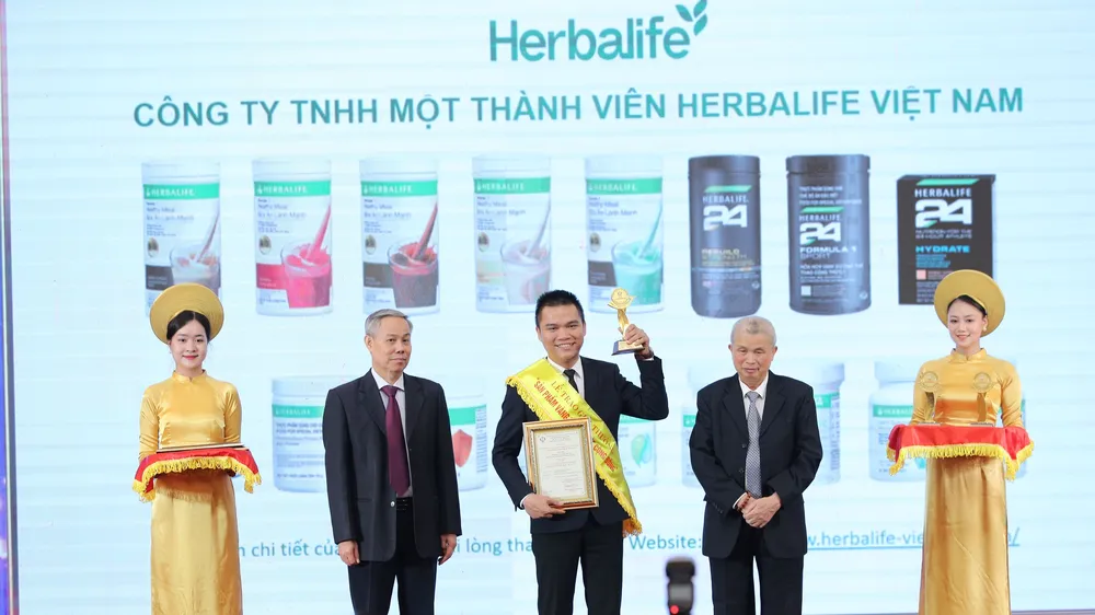 Herbalife Việt Nam đạt giải thưởng “Sản phẩm vàng vì sức khỏe cộng đồng năm 2023”