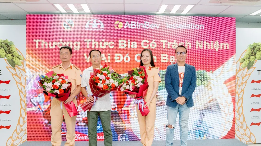 Chương trình “Đã uống bia thì không lái xe – Thưởng thức bia có trách nhiệm Vì ai đó cần bạn"