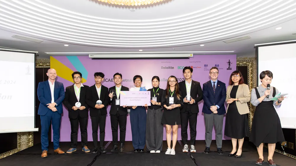 Đội quán quân Vòng chung kết ICAEW Vietnam Business Challenge tại TPHCM