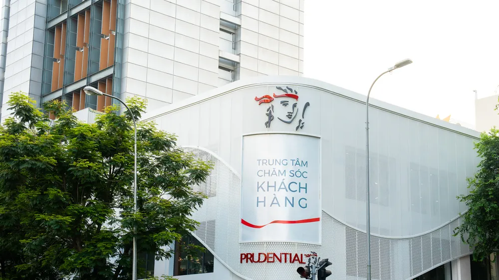 Prudential bồi thường bảo hiểm cho hai công nhân trong vụ tai nạn lao động tại Yên Bái