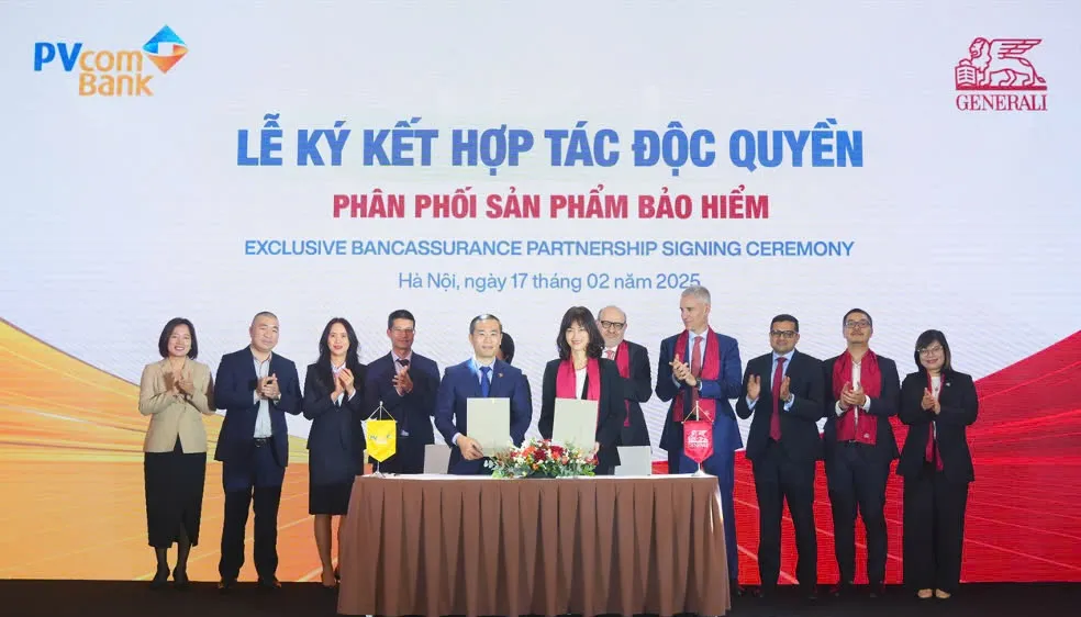 Đại diện Generali Việt Nam và PVcomBank ký kết hợp tác chiến lược phân phối bảo hiểm nhân thọ độc quyền 15 năm