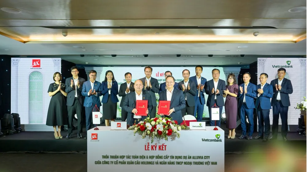 Lễ ký kết thỏa thuận hợp tác toàn diện và hợp đồng cấp tín dụng dự án Alluvia City giữa Xuân Cầu Holdings và Vietcombank