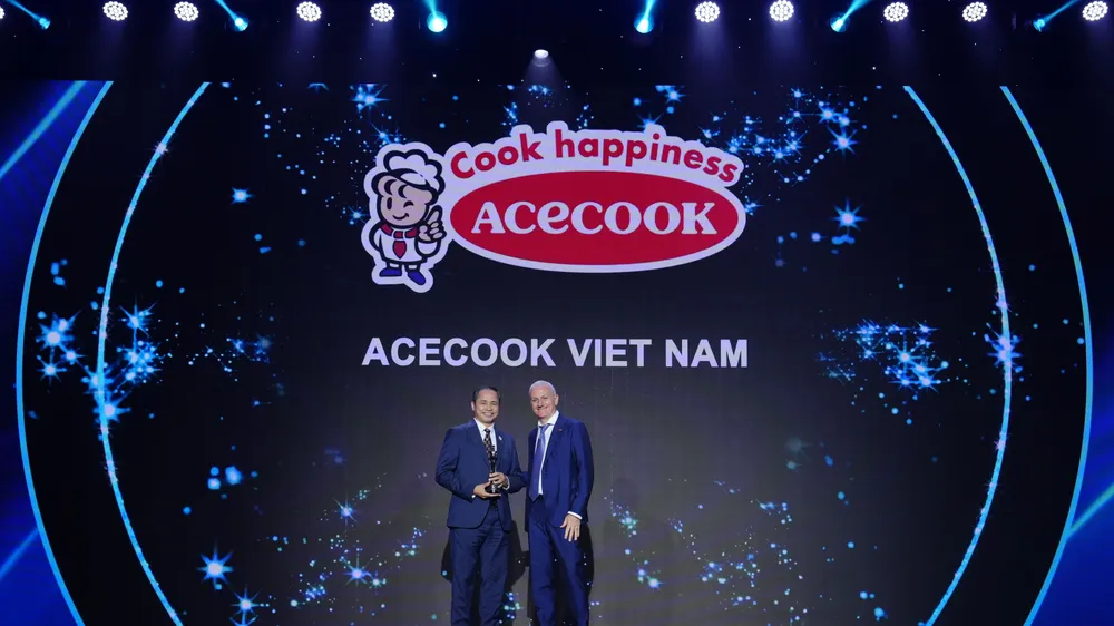 Đại diện công ty Acecook Việt Nam vinh dự nhận giải Best Companies to Work for in Asia 2025” – Nơi làm việc tốt nhất Châu Á 