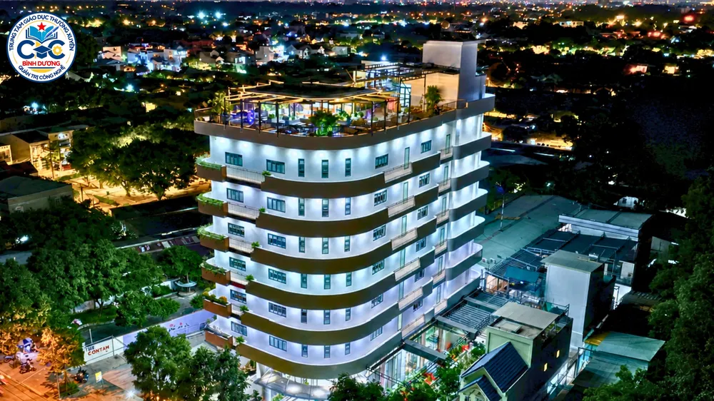 Trụ sở Trung tâm GDTX Quản trị Công nghệ Bình Dương với cơ sở vật chất khang trang, đáp ứng nhu cầu học tập của học sinh
