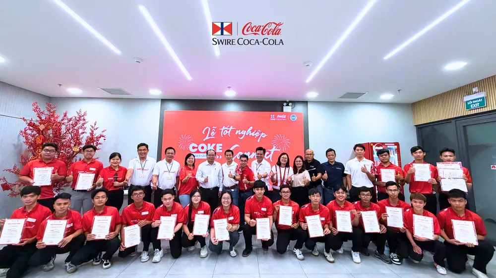 Sinh viên Tây Ninh hoàn thành chương trình học tập tại nhà máy Coca-Cola địa phương