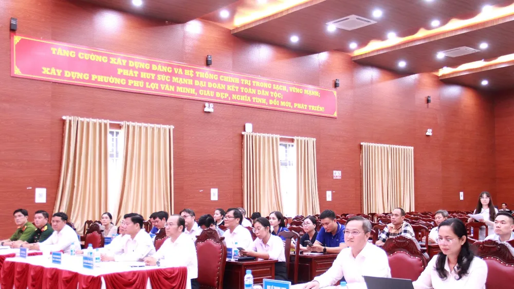 Quang cảnh hội nghị tại UBND phường Phú Lợi