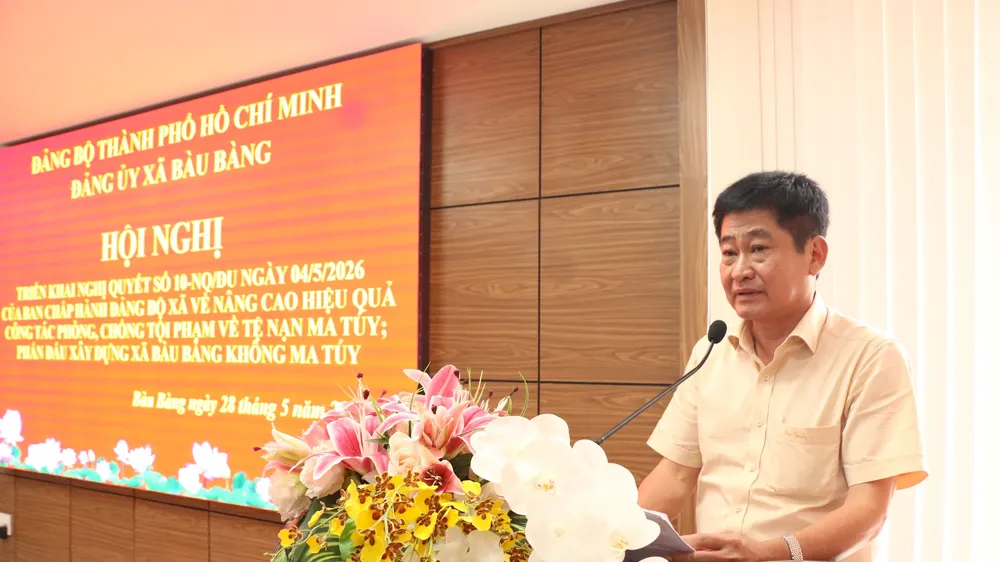 Ông Nguyễn Phú Cường - Bí thư Đảng ủy, Chủ tịch HĐND xã Bàu Bàng, Trưởng Ban Chỉ đạo 26 xây dựng xã không ma túy phát biểu chỉ đạo tại Hội nghị triển khai Nghị quyết số 10-NQ/ĐU về nâng cao hiệu quả công tác phòng, chống tội phạm về tệ nạn ma túy; phấn đấu xây dựng xã Bàu Bàng không ma túy
