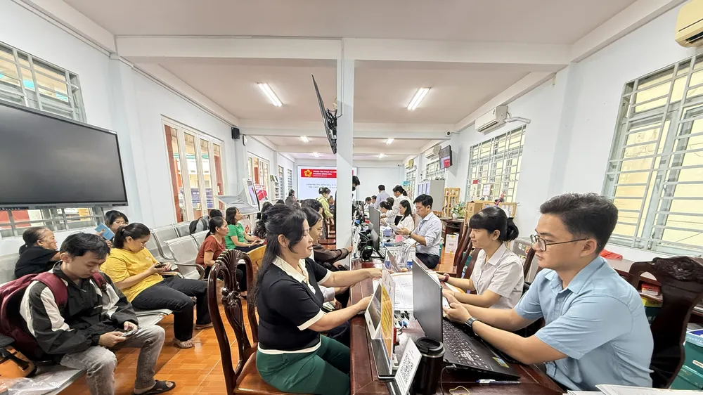 Lấy sự hài lòng của người dân làm thước đo, Trung tâm Phục vụ hành chính công phường Đông Hòa không ngừng nâng cao chất lượng phục vụ, minh bạch và nhanh chóng trong từng thủ tục
