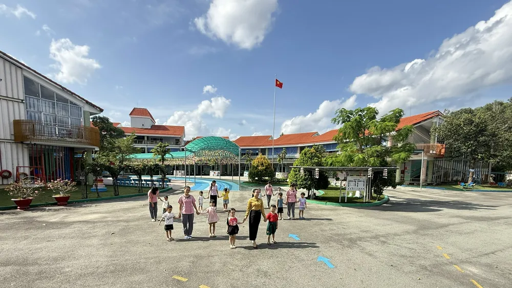 Lãnh đạo xã Bàu Bàng kiểm tra cơ sở vật chất, trường lớp trước thềm năm học mới