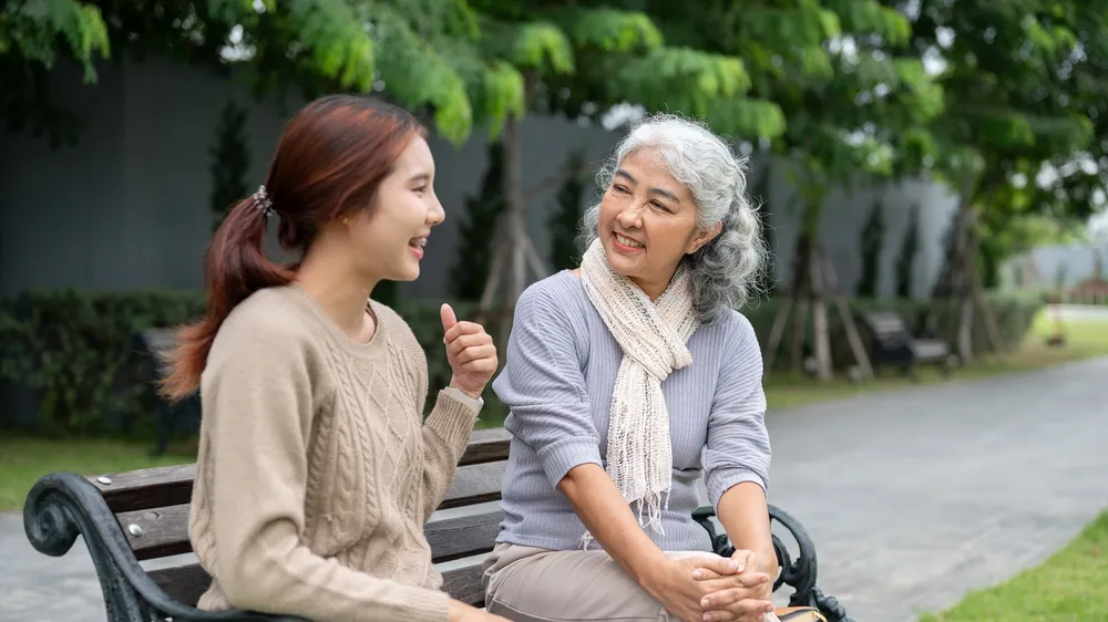 Nhiều người Việt hướng đến tuổi hưu trí độc lập và tự chủ hơn, thay vì phụ thuộc vào con cái như trước đây. Ảnh Hằng Hà